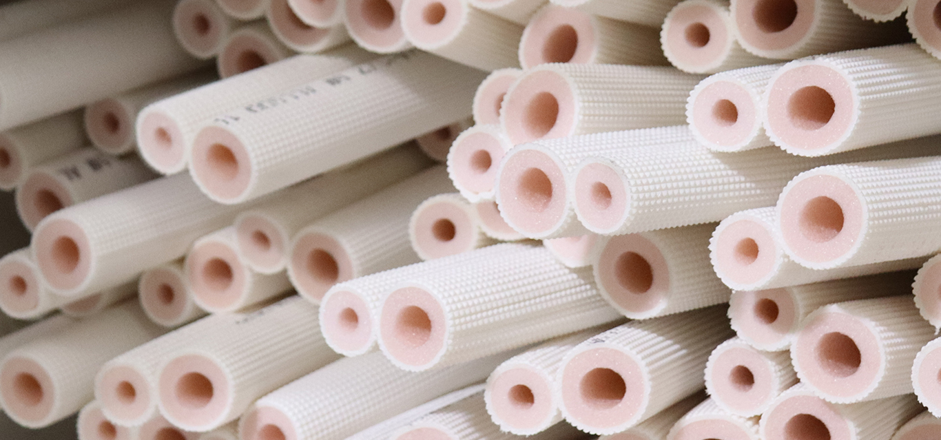 White PE Embossed insulated pipe